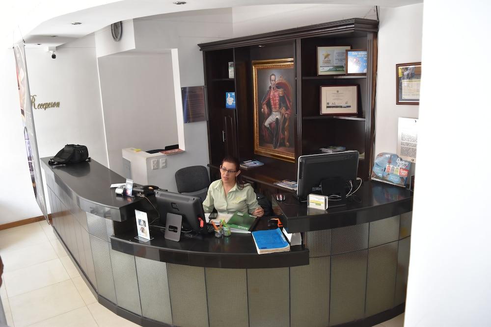Hotel Bolivar Plaza Armenia  Εξωτερικό φωτογραφία